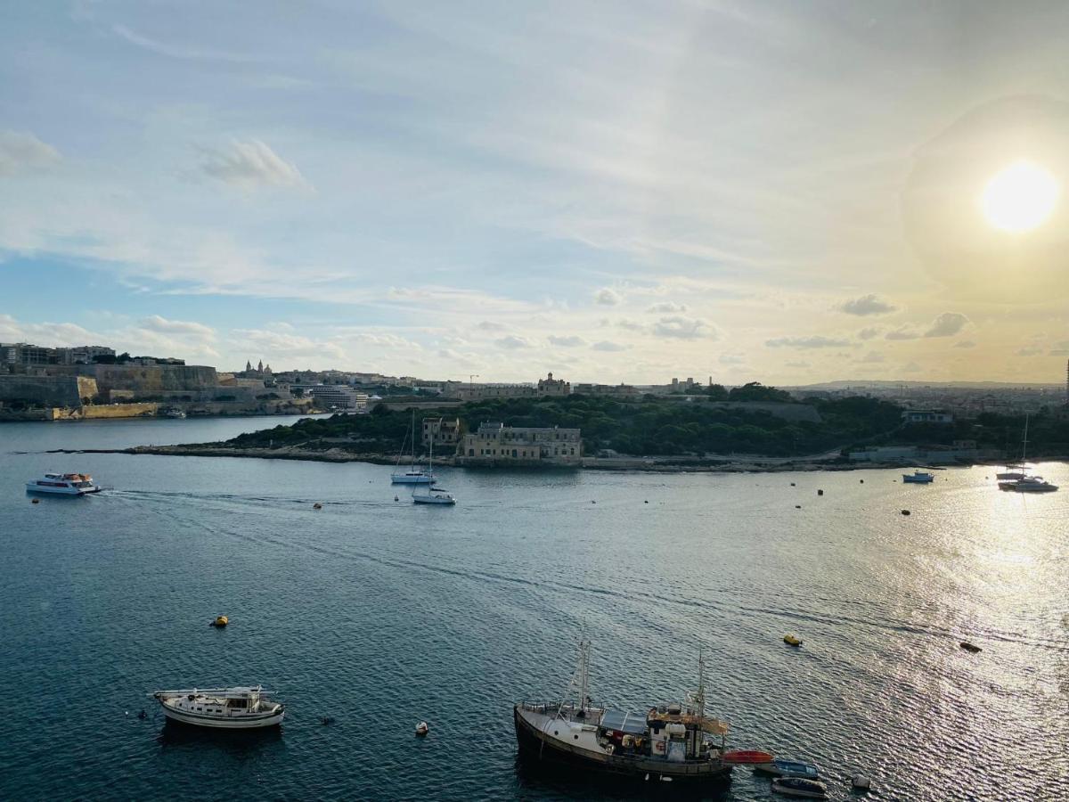 Sliema Seaview Apartment- Valletta Views - Apt 8, 49 Tigne Point Mansions Zewnętrze zdjęcie